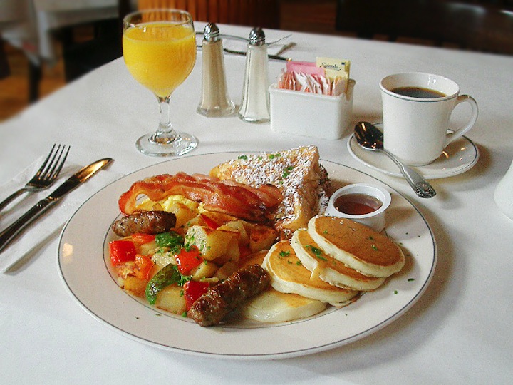 Ланчи отель. Поздний завтрак. Традиционный британский завтрак. Королевский завтрак. Ресторанные Завтраки.